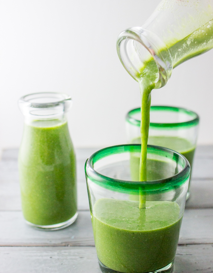 Kale mango pineapple smoothie