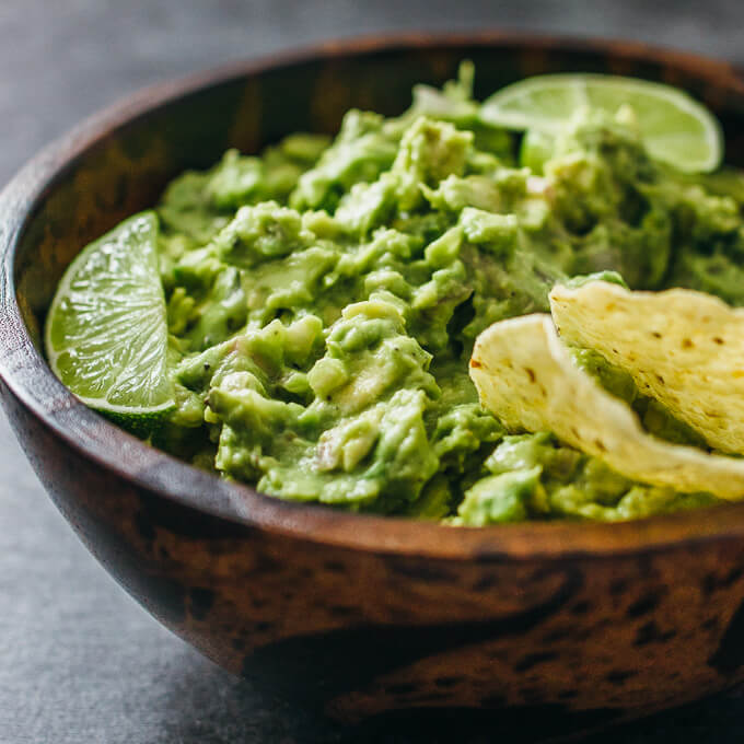 Spicy guacamole dip with jalapeño savory tooth