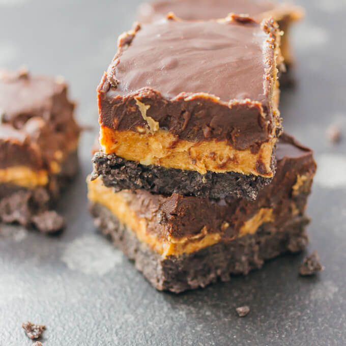 close up view of oreo peanut butter bars