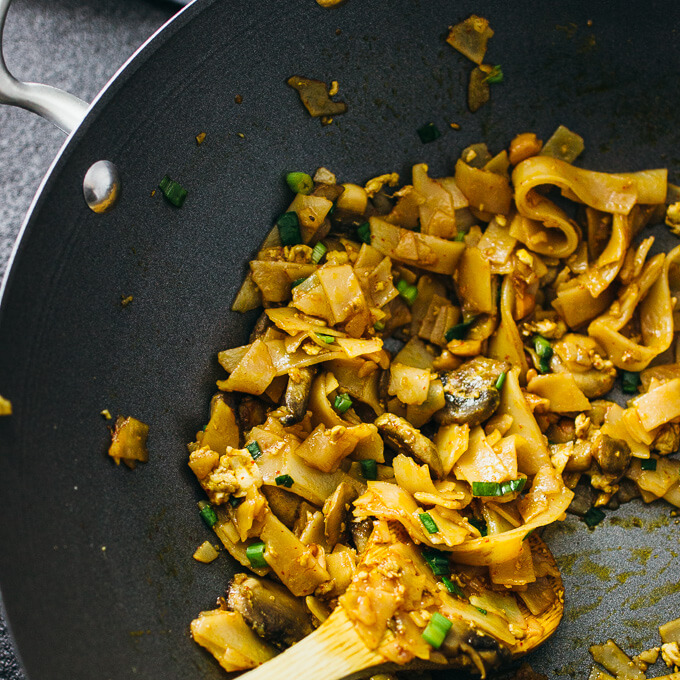 Spicy thai noodles with mushrooms