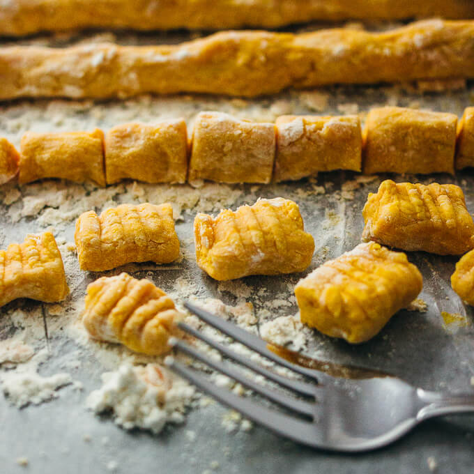 forming individual gnocchi pieces