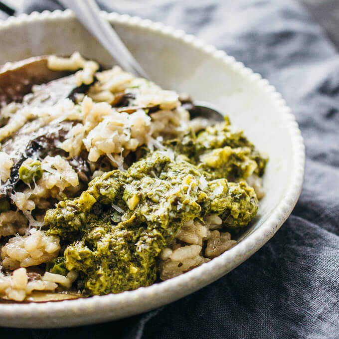 Pesto risotto with portobello mushrooms and peas