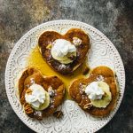 Banana pancakes with pecans