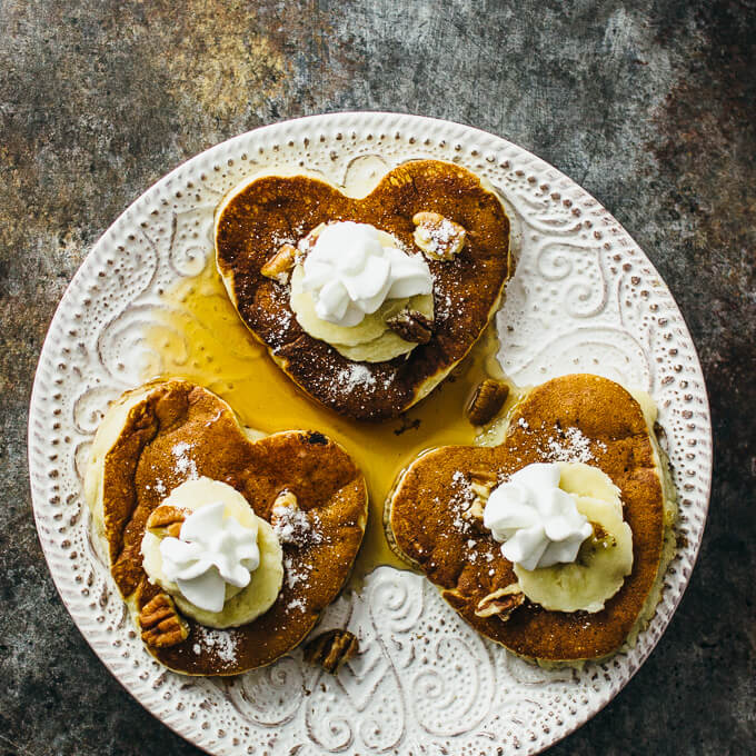 Banana pancakes with pecans