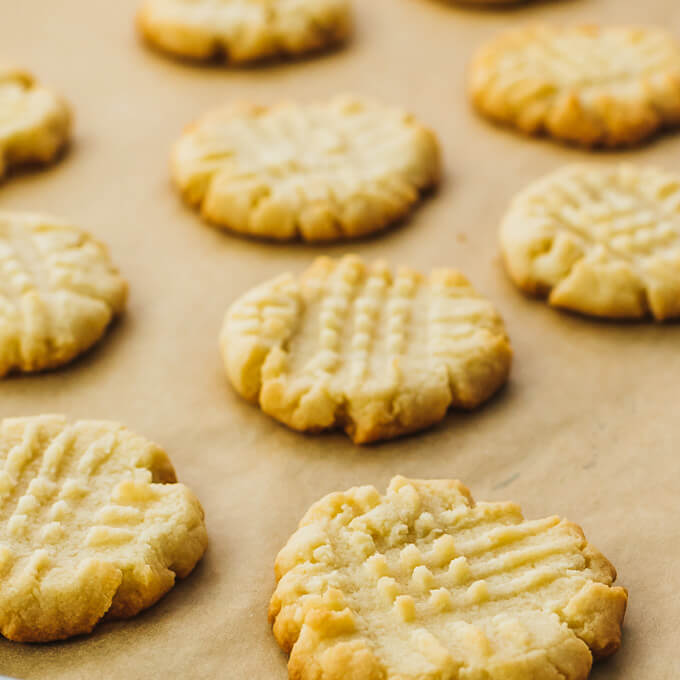 butter cookies fresh out of the oven