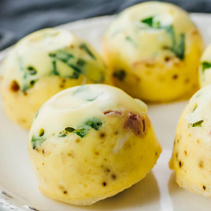 low carb and keto egg bites with spinach and prosciutto for breakfast