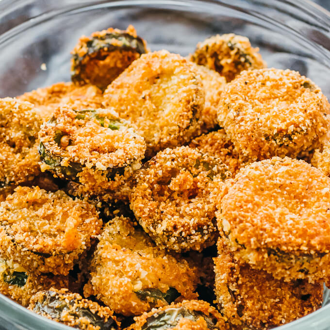 closeup of fried jalapeño slices