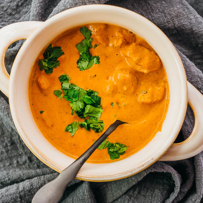 overhead view of chicken tikka masala