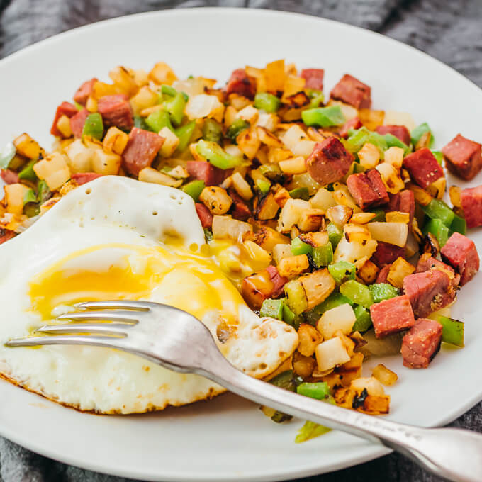 corned beef hash with fried egg