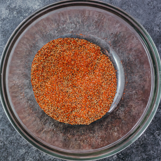 jerky spice mix in glass bowl