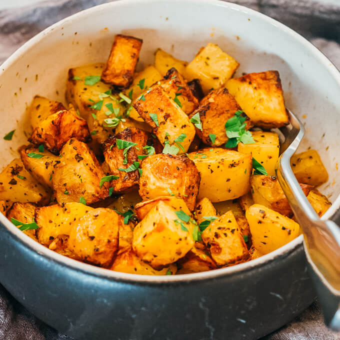 air fryer potatoes served in bowl