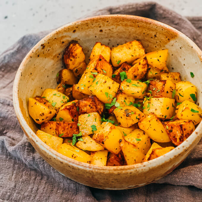 air fryer potatoes served in bowl