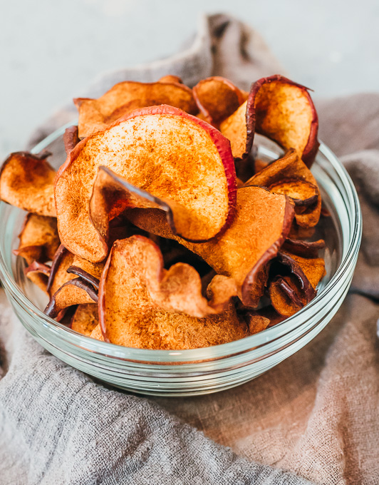 apple chips in a bowl